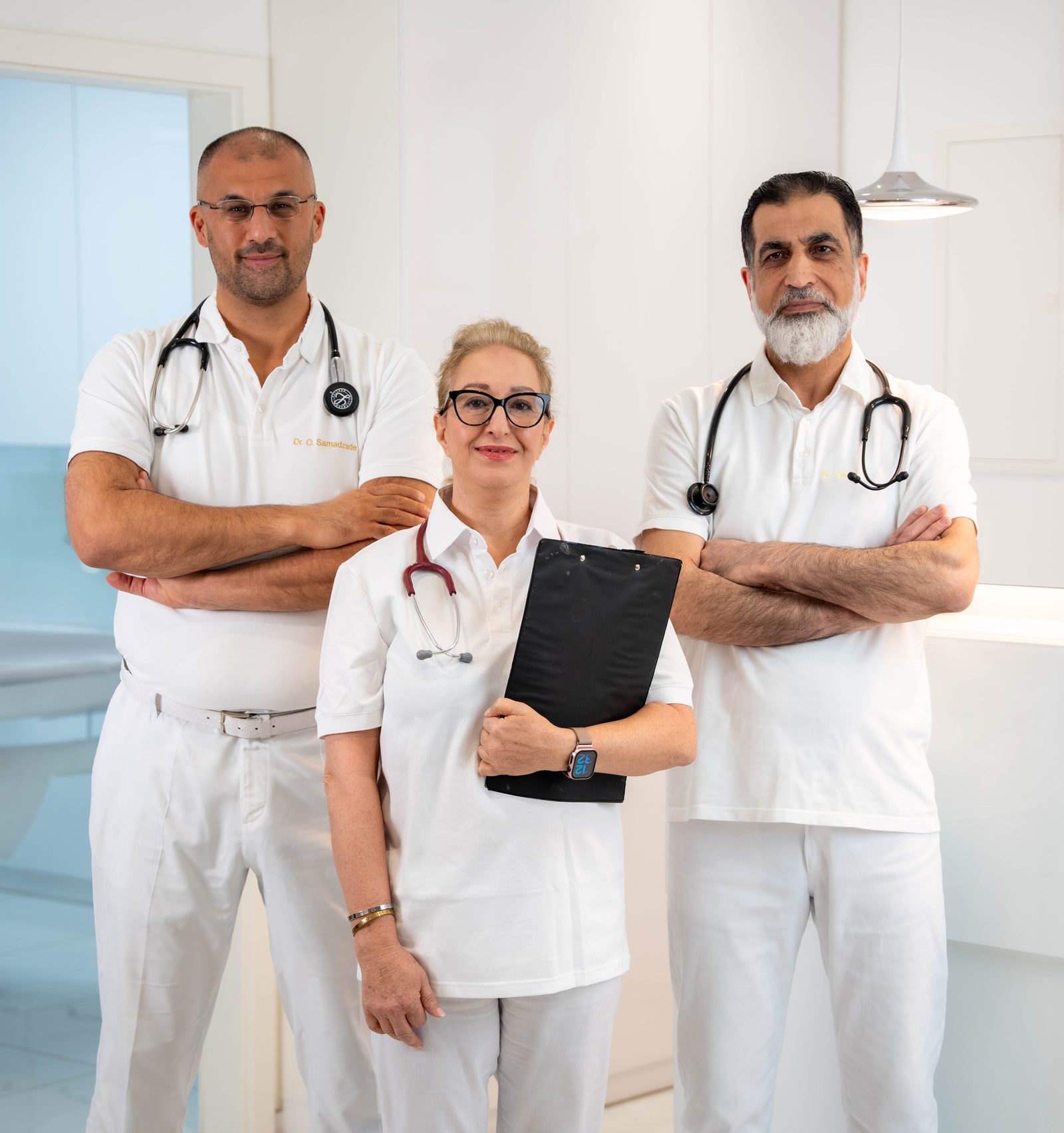 Ärzte-Team der Hausarztpraxis Jenfeld – Dr. Samadzade mit Kollegen